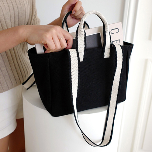 [언폴드] Mini two-tone strap bag (12차입고)
